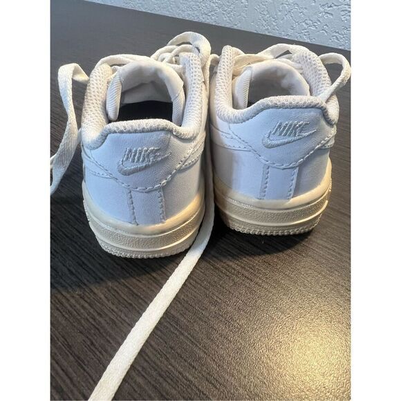 Nike AirForce 1 (low top) - Picture 9 of 12